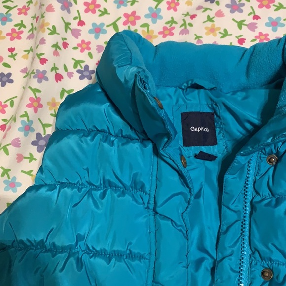 Gap Puffer Vest - Picture 2 of 6